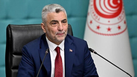 Cumhuriyet tarihi rekoru: Bakan Bolat ekim ayı ihracat sayılarını açıkladı!