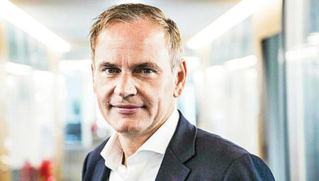 Volkswagen’in CEO’su Blume: Almanya’daki maliyetlerimizin büyük oranda düşmesi gerekiyor