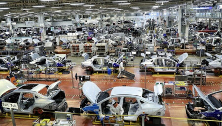 Çin’in sanayi üretiminde büyüme yavaşladı, perakende satışlar sürat kazandı