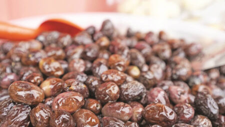 Karaburun’un Furma Zeytini global pazara çıkıyor