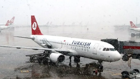 Kuvvetli lodos İstanbul’da hava trafiğini felç etti: Uçaklar iniş yapamıyor