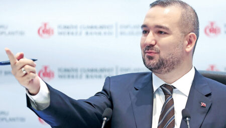 SON DAKİKA… Karahan’dan ‘sıkı duruş’ iletisi: Dezenflasyonun devamını sağlayacak halde sürecek