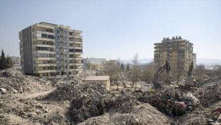 Zelzele davasında rapor: 96 kişi ölen apartmanda yıkımın sorumlusu proje yanılgıları